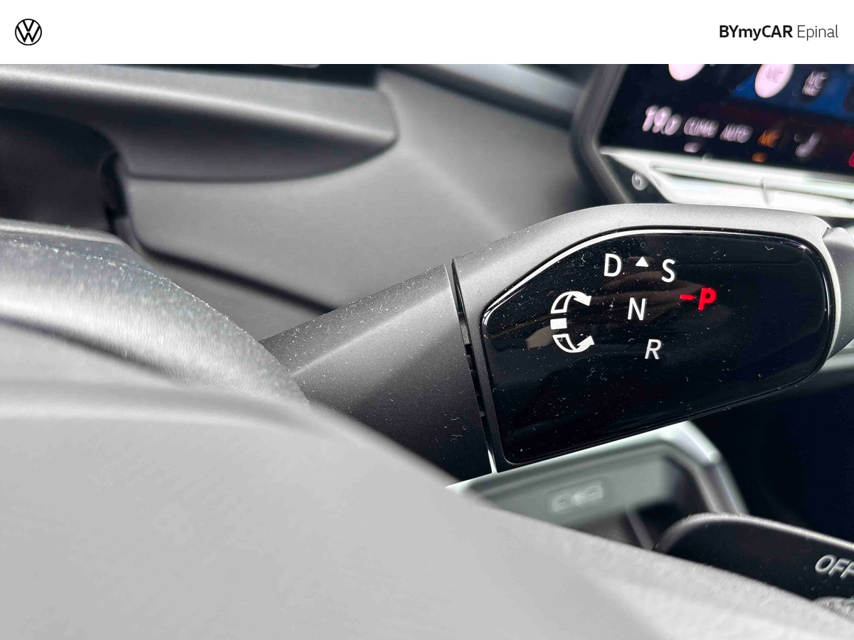 Volkswagen T-Roc 1.5 eTSI EVO2 Hybrid 150 ch DSG7 — photo 22