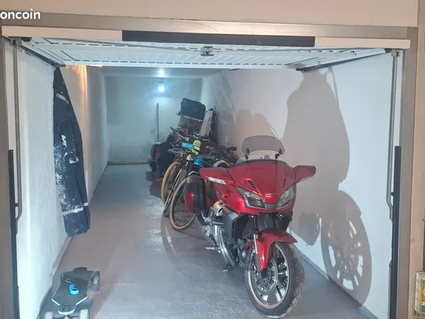 Garage 25m2 à louer