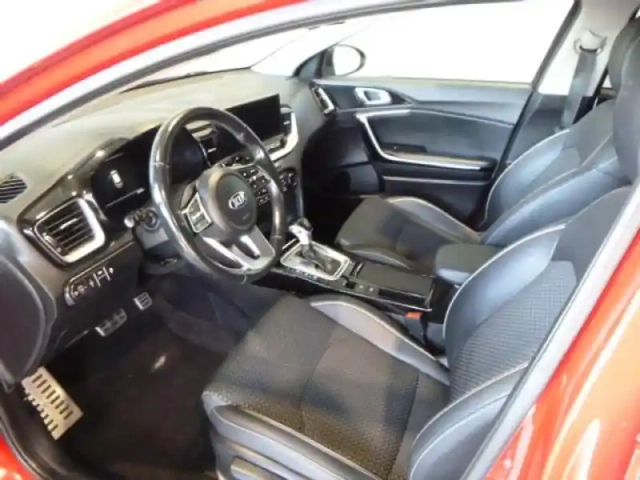 Kia Xceed 1.4 t-gdi 140ch design dct7 — photo 12