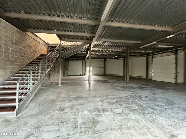 Local d'activité 280 m²