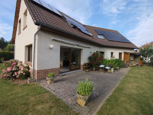 Vends maison avec prestations de qualité et faible consommation