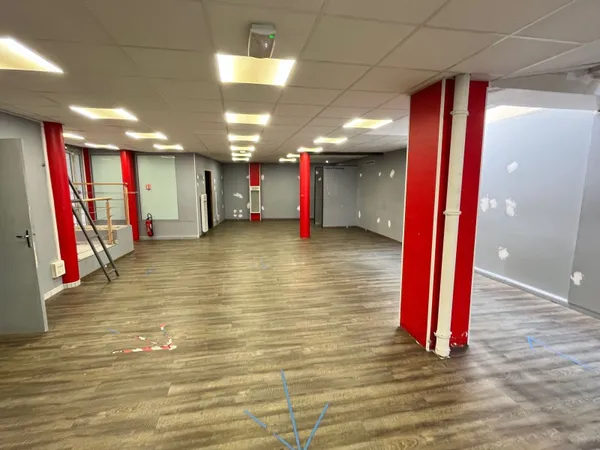Local commercial 190 m²