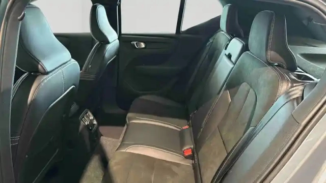 Volvo Xc40 t5 recharge 180+82 ch dct7 — photo 21