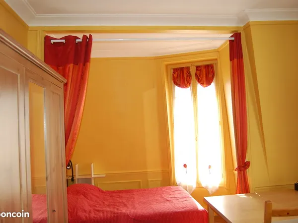 STUDIO MEUBLE Paris 75012