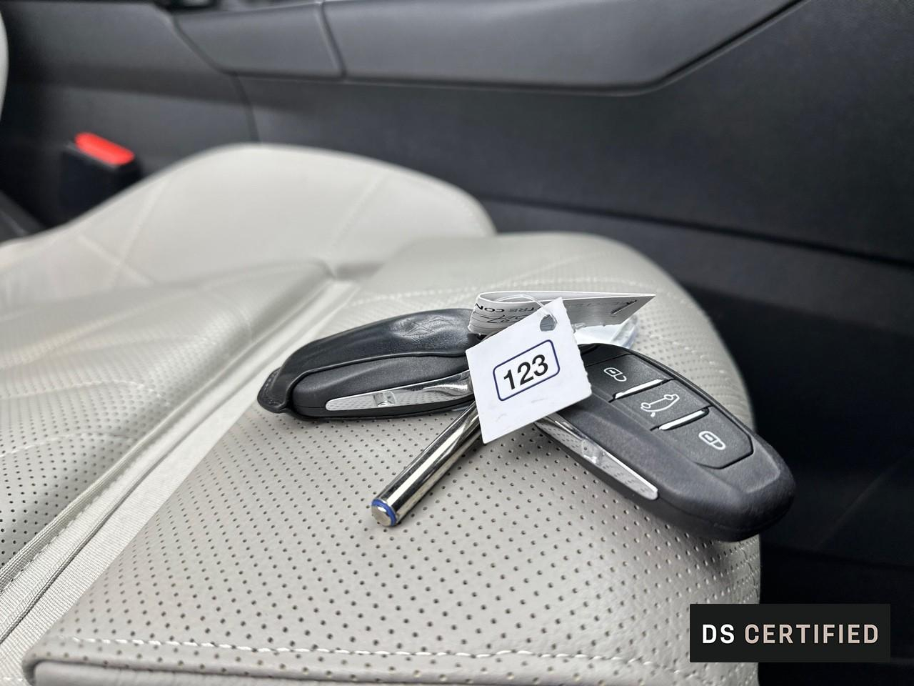 Ds Ds 7 crossback crossback hybride e-tense 225 eat8 rivoli — photo 38