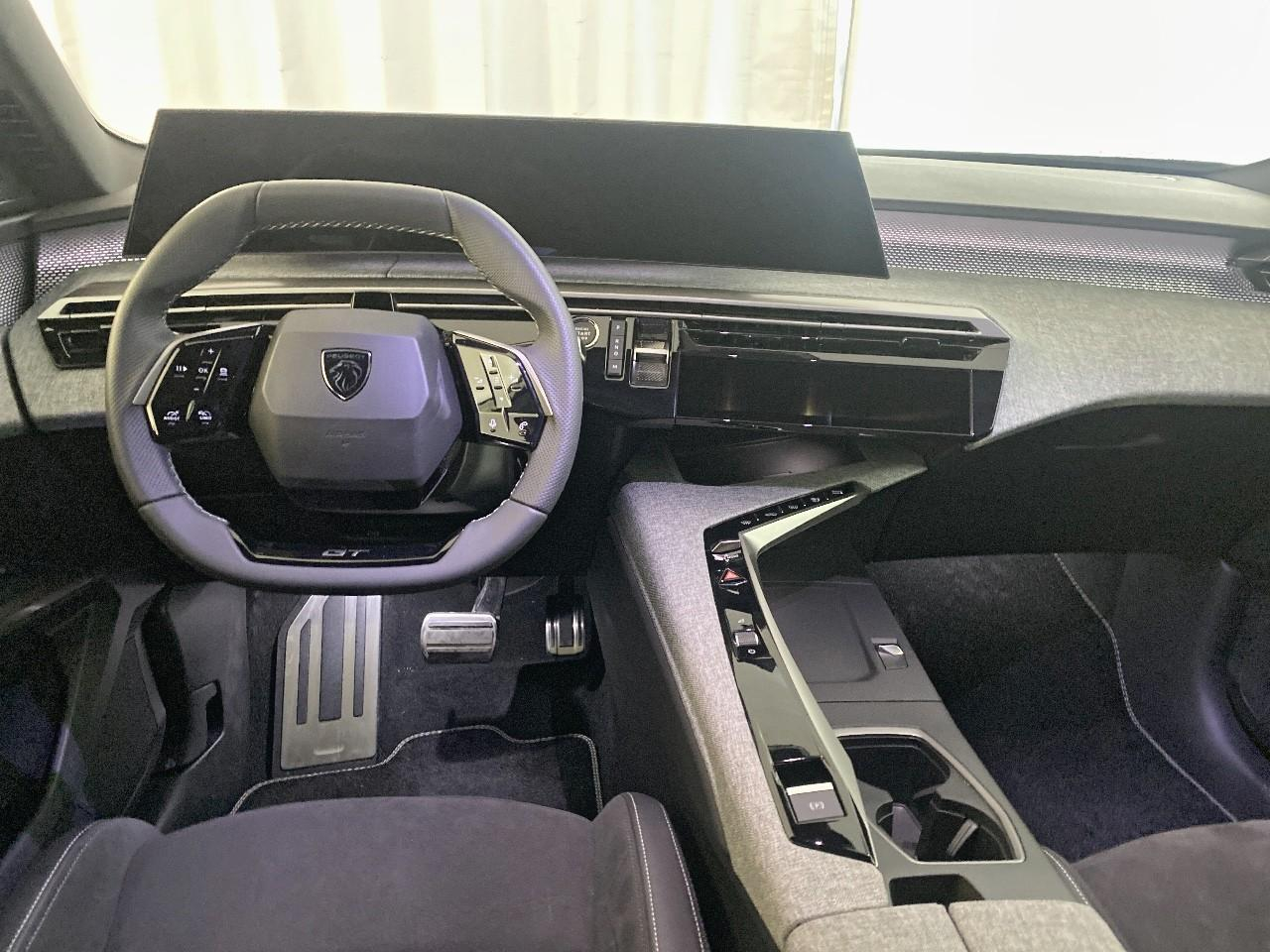 Peugeot 5008 hybrid 145 ch e-dcs6 gt — photo 8