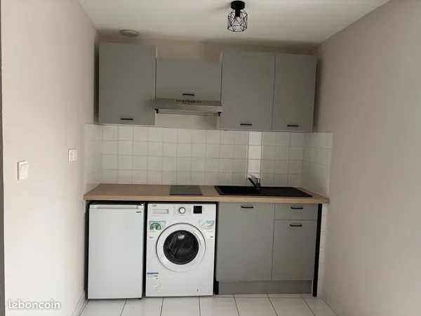 Studio 30m² - Parking - Secteur Calme