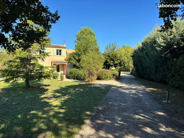 Maison à louer à chateauneuf le rouge
