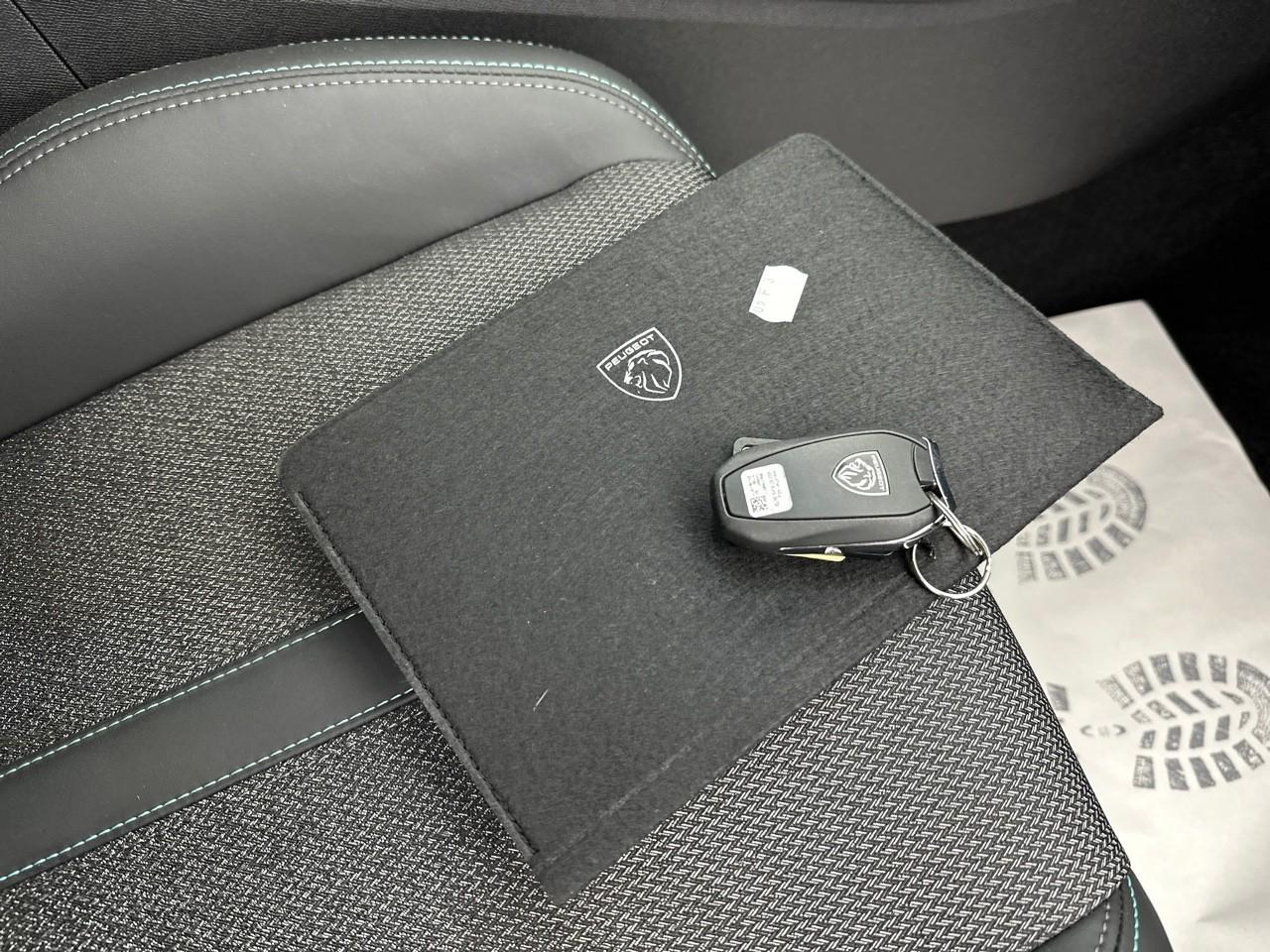 Peugeot 308 hybrid 145 e-dcs6 allure — photo 33