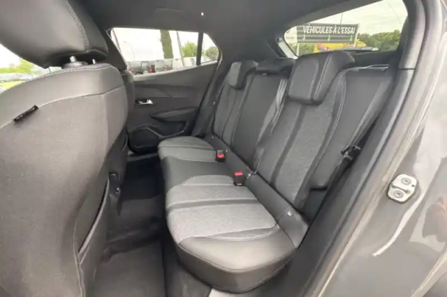 Peugeot 2008 hybrid 136 e-dcs6 — photo 10