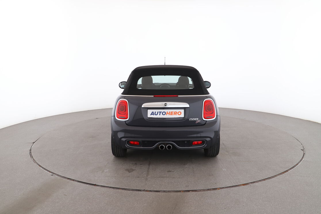 MINI Cabrio Cooper SD Finition Red Hot Chili BVA6 — photo 4