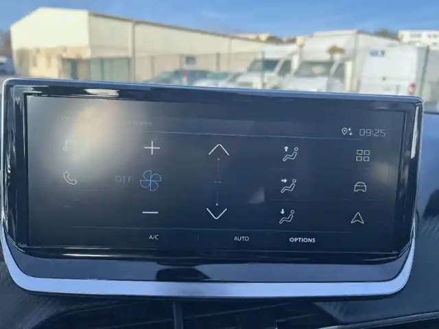 Peugeot 2008 puretech 100 s&amp;s bvm6 — photo 17