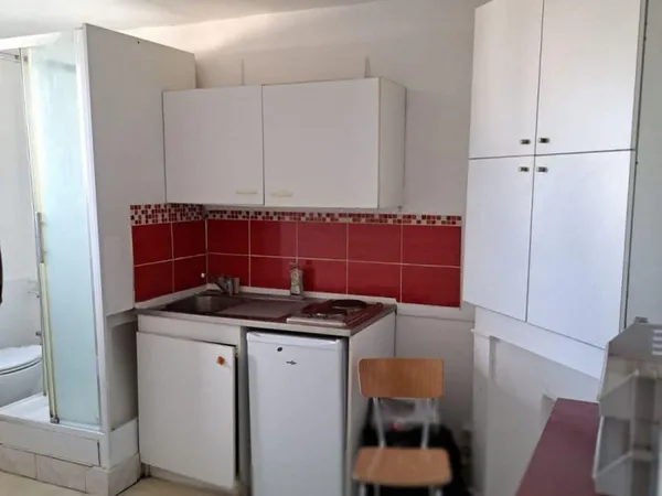 Chambre meublée toute équipée