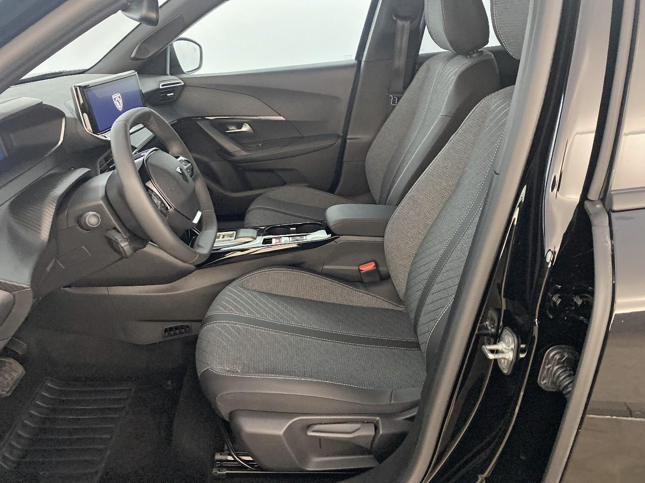 Peugeot 2008 hybrid 145 ch e-dcs6 allure — photo 9