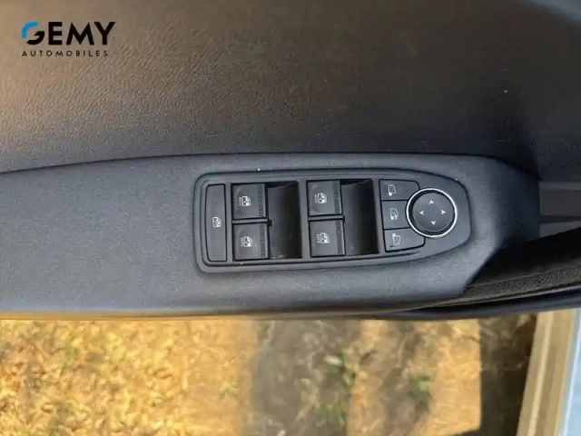Renault Captur tce 90 — photo 18