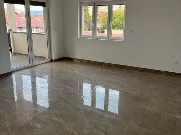 Appartement on location en face de l'école et deux pas du centre ville de saint Genest Lerpt