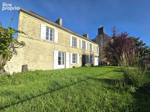 Maison familiale avec dépendance et jardin à Bayeux