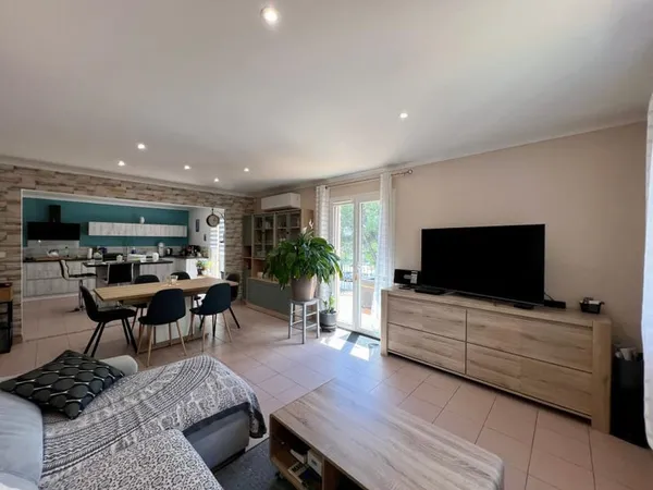 MAISON T5 EN R+1 AVEC GARAGE, ATELIER, TERRASSES ET JARDIN