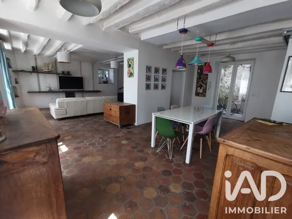 Maison 7 pièces 215 m²