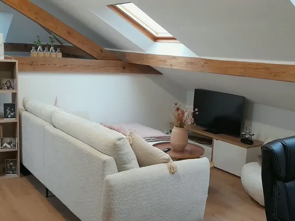 Loue appartement sous comble