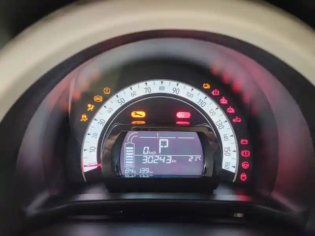 Renault Twingo iii e-tech — photo 14