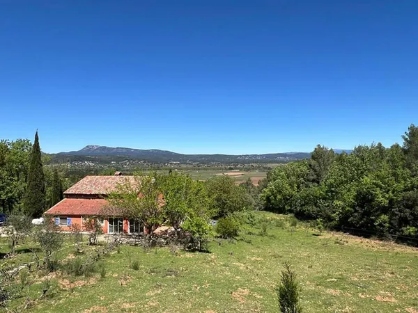 Villa 7 pièces 235 m²
