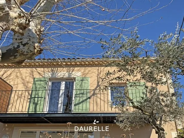 Cabannes, à vendre, appartement 4 pièces avec terrasse et 2