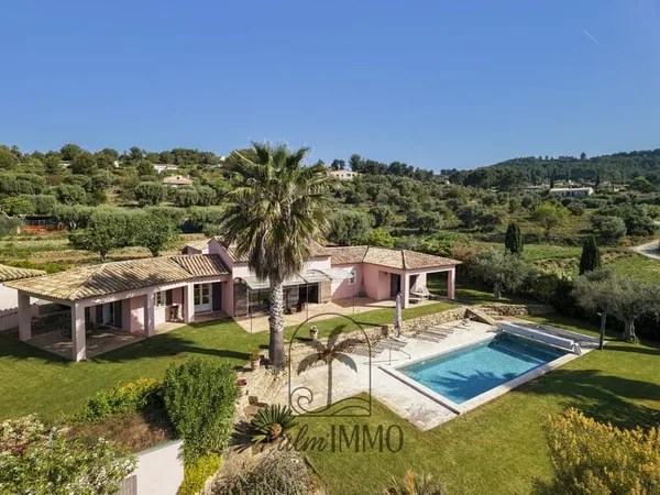 Maison de 180m2 avec garage et piscine