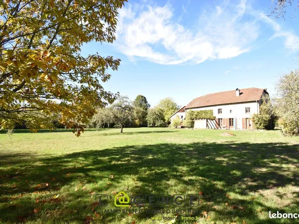 Propriété 5 pièces 198 m²