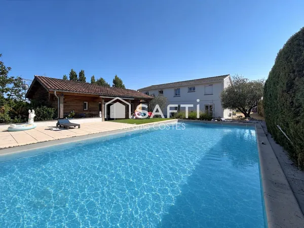 Maison familiale de 170 m2 piscine et pool house