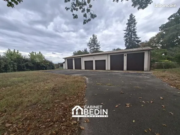 Garage/box 165 m² Magescq