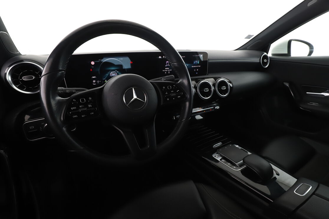 Mercedes-Benz Classe A 180 d Style Line 7G-DCT — photo 10