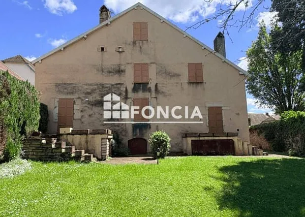 Maison 6 pièces 260 m²