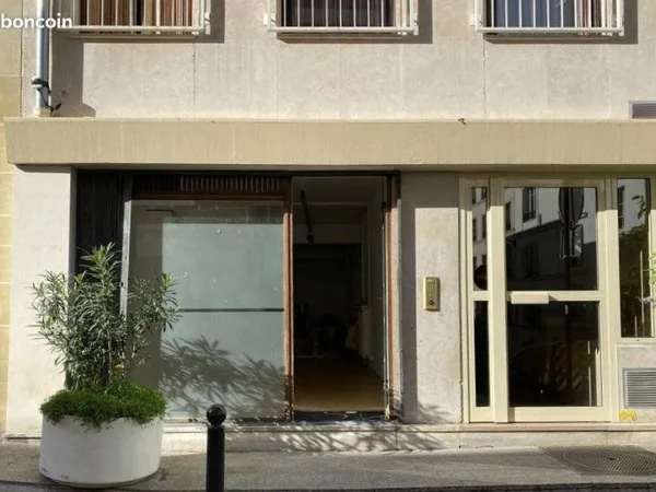 Local commercial 45 m² Paris