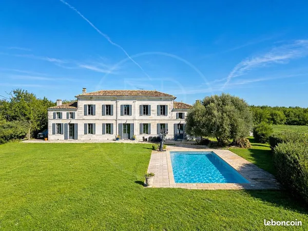 Château 8 pièces 300 m²