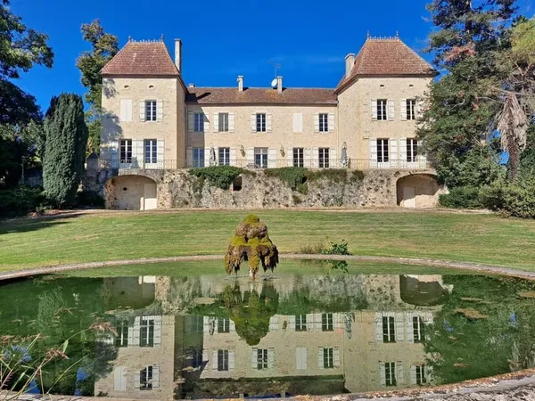 Magnifique Chateau Gascon avec Vues sur la Campagne, Piscine et