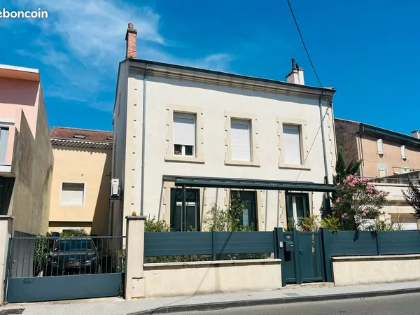 7 pièce - Maison de ville spacieuse de 167m2 entièrement climatisée