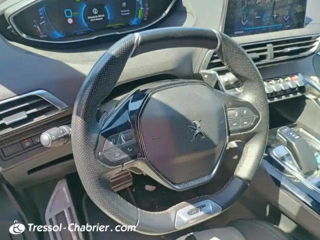 Peugeot 3008 hybrid4 300 e-eat8 gt line — photo 12