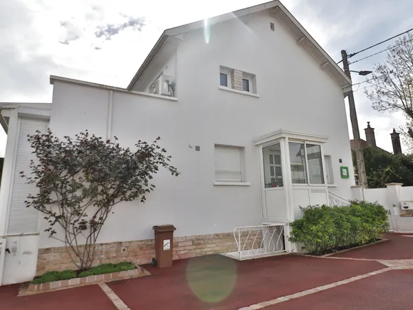 Maison 7 pièces 273 m²