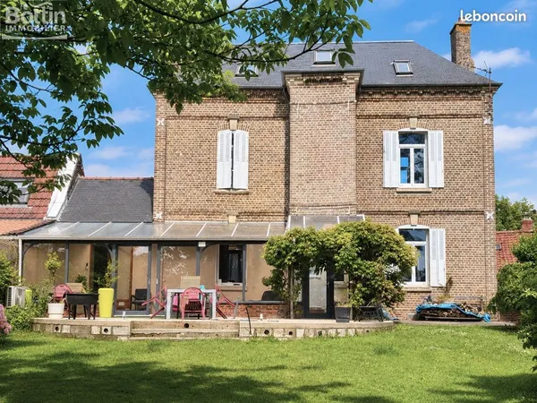Maison 10 pièces 215 m²
