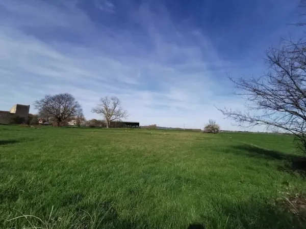 Terrain 872 m²