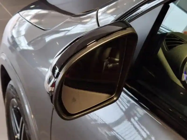 Mercedes Gla 200 d amg line — photo 17