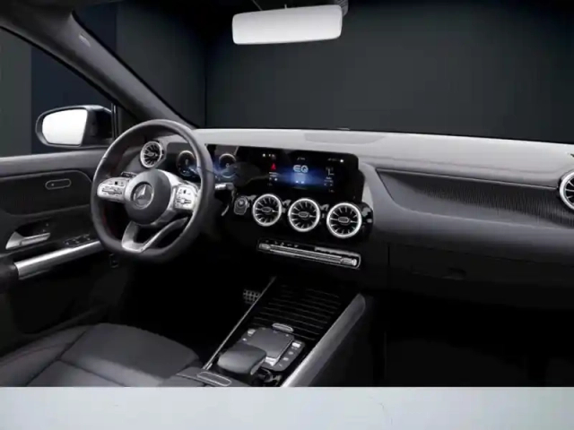 Mercedes Eqa 250+ amg line — photo 24
