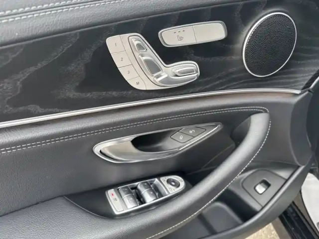 Mercedes Classe E 220 d amg line berlin — photo 17