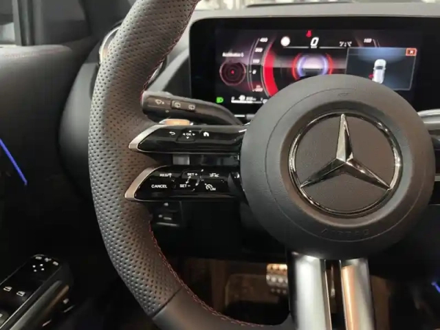 Mercedes Gla 250 e hybrid eq amg line — photo 3