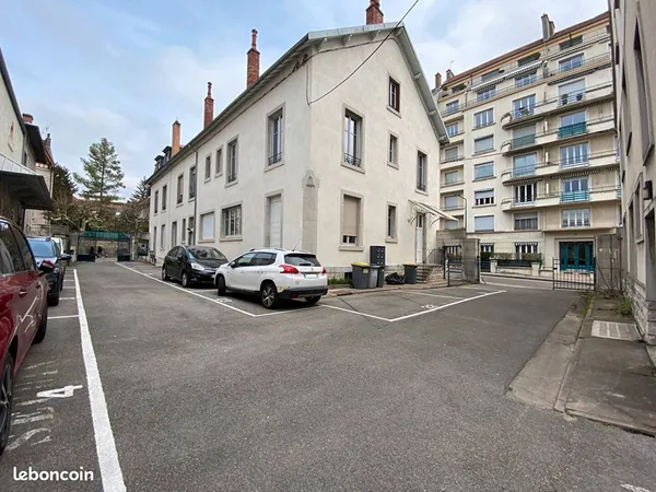 Parking/box BESANCON