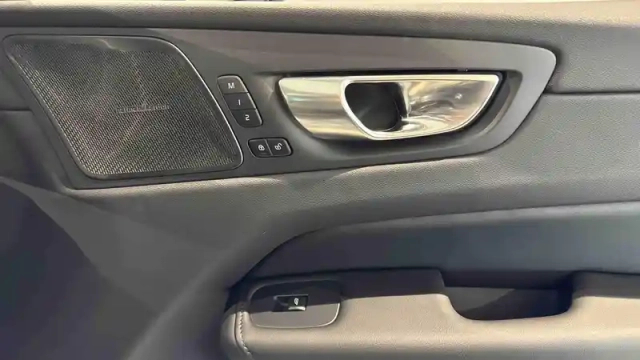 Volvo Xc60 t6 awd hybride rechargeable 253 ch+145 ch geartronic 8 — photo 29