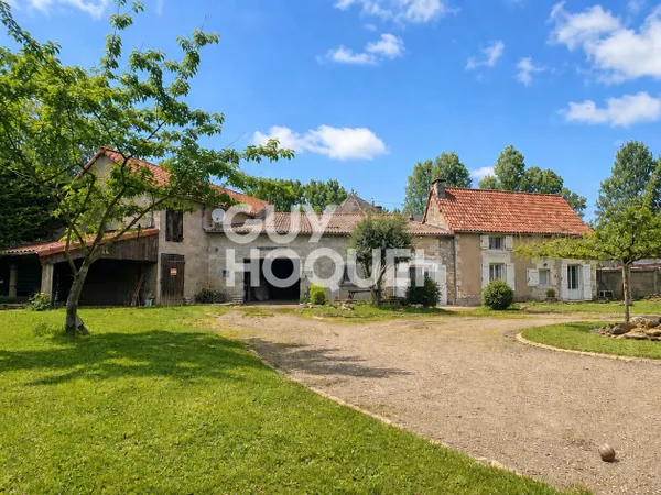 Maison en pierre sans travaux proche bourg
