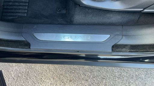 Jaguar F-Pace 2.0 D 163 2WD - Prestige – 2018 – 120482 km – Diesel – Boîte Manuelle — photo 21