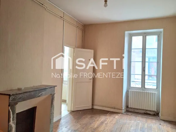 Appartement à retaper avec un emplacement parking